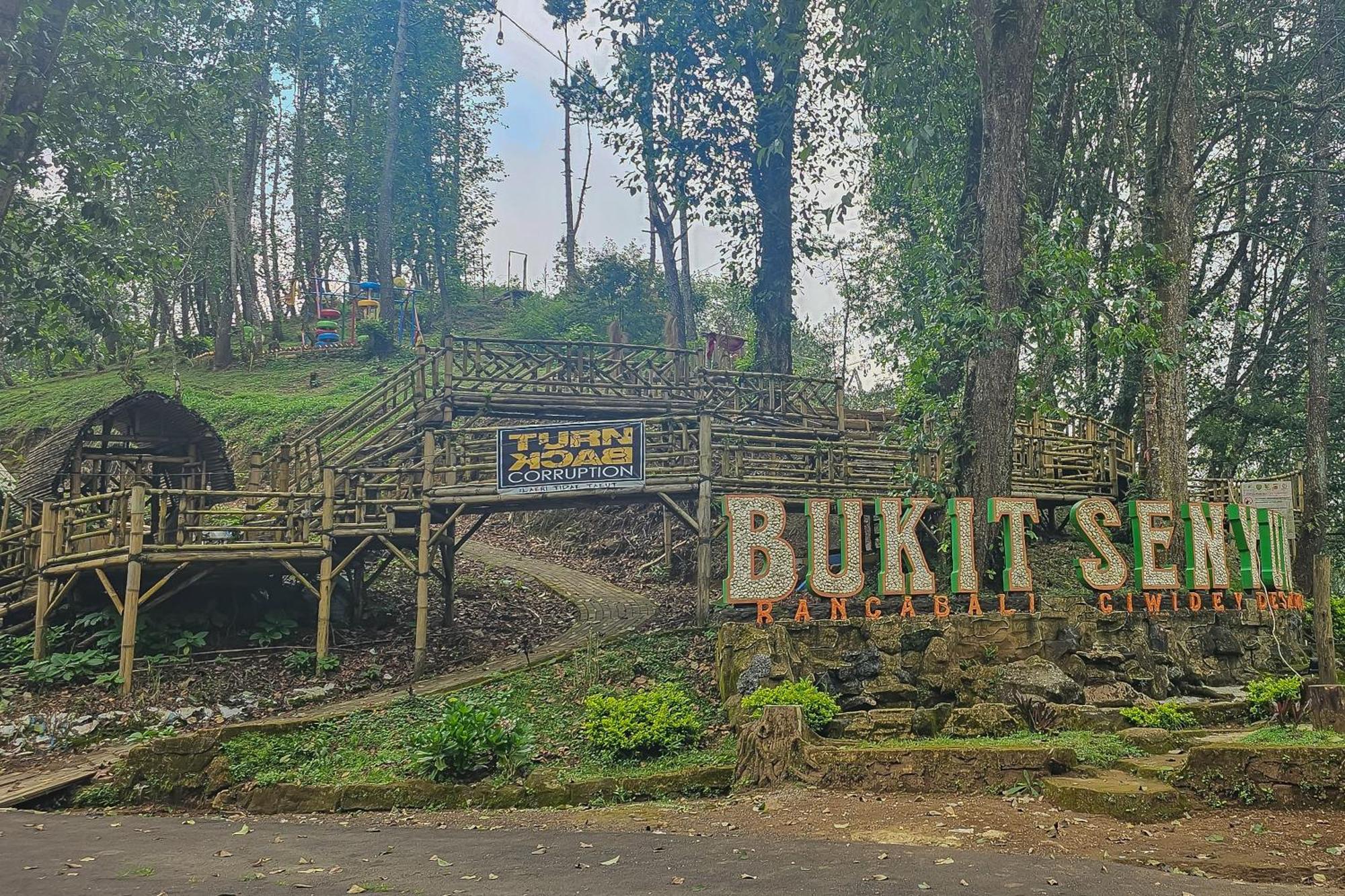 Bukit Senyum Residence Mitra Reddoorz Baruhtunggul 外观 照片